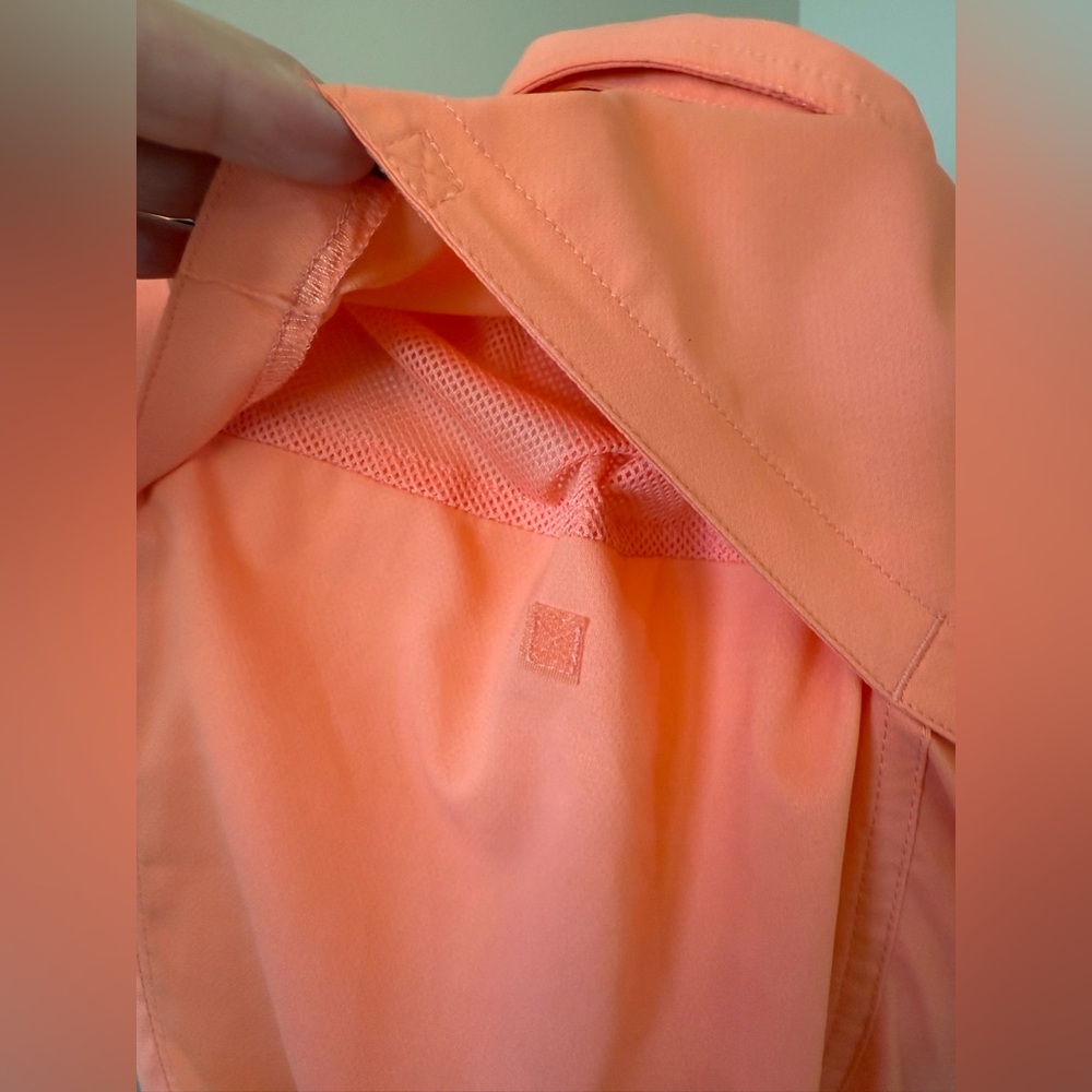 Reel Legends Shirt Womens medium
Coral Saltwater Vented Button Front Sleeveless - Picture 5 of 10